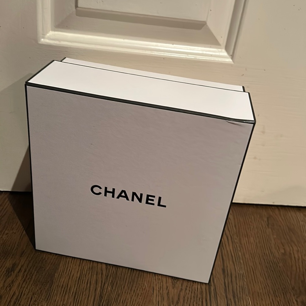 Chanel Box with chanel tissue paper (2)